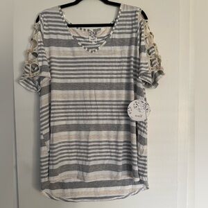 Women Striped Top Plus Size 2X Vneck Cold Shoulder Crochet NWT Gray Beige Boho